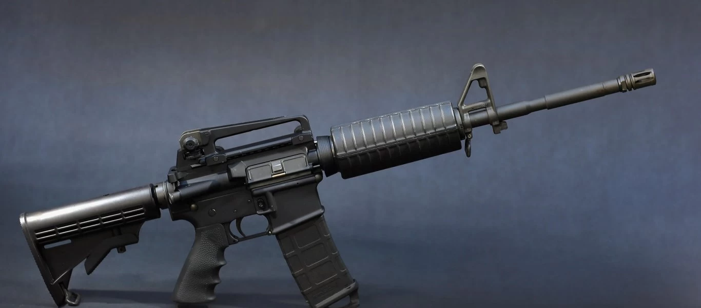 Δικαστική απόφαση στις ΗΠΑ: Άκυρη η απαγόρευση για τα τυφέκια εφόδου στην Καλιφόρνια